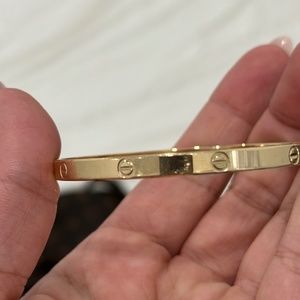 Gold bangle